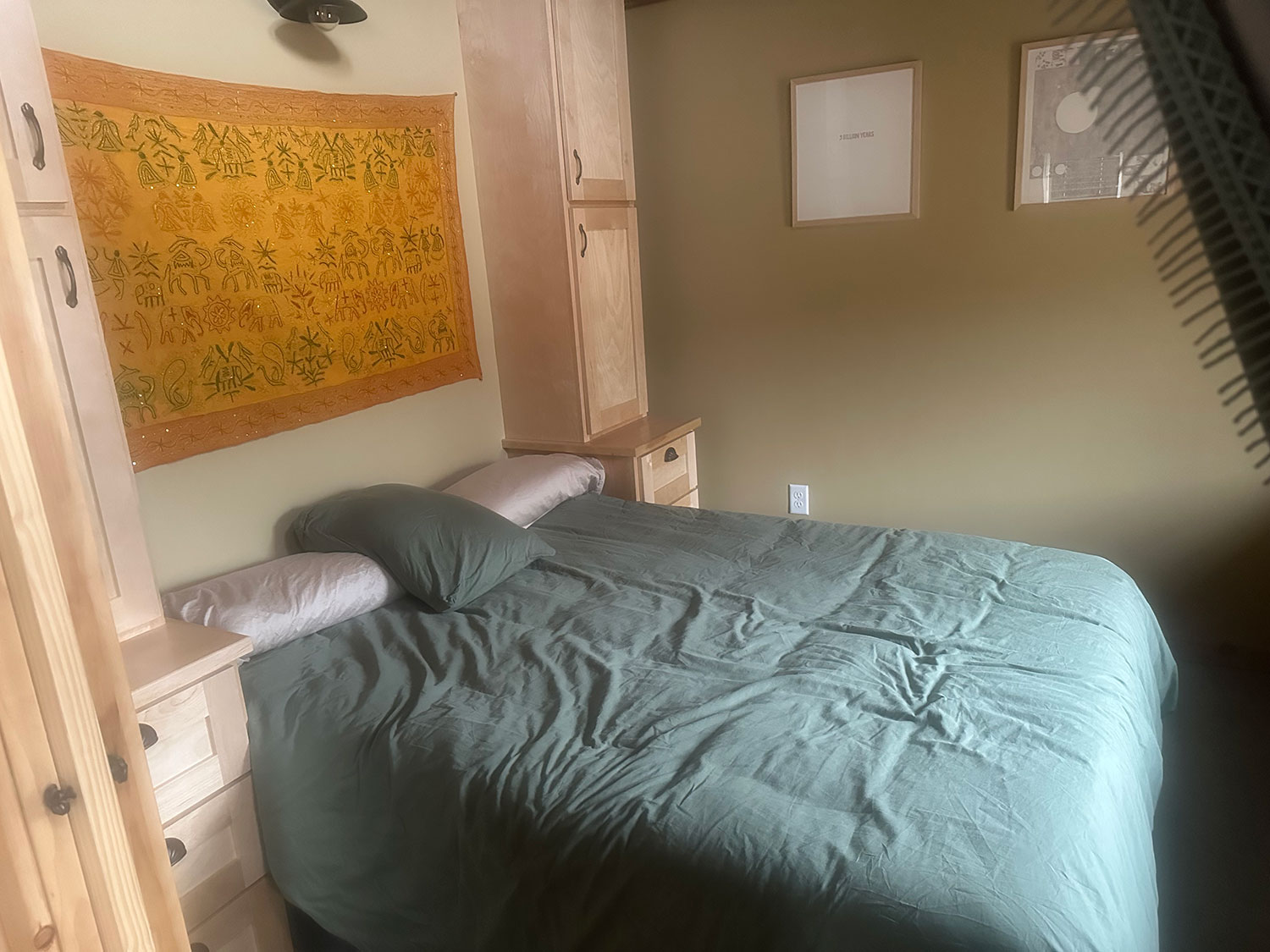 Bedroom with queen bed